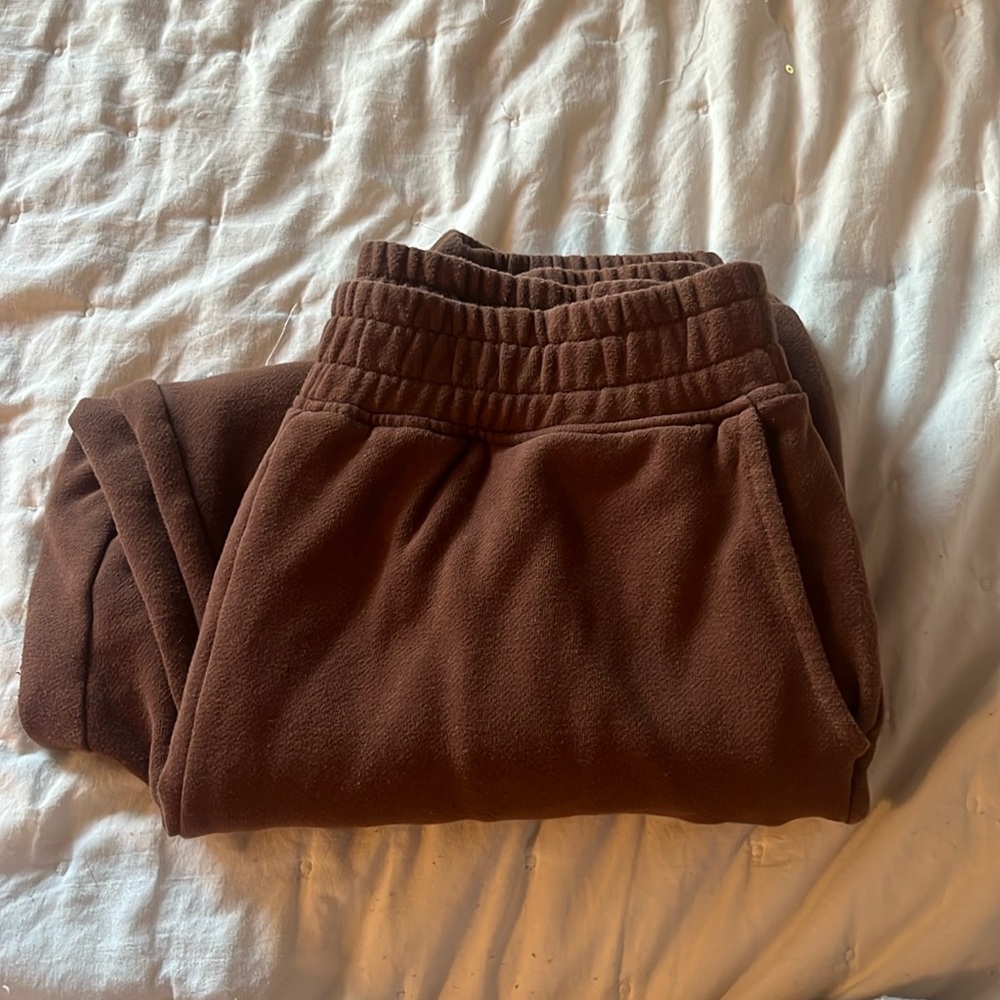 Brown AE Sweatpants🤎